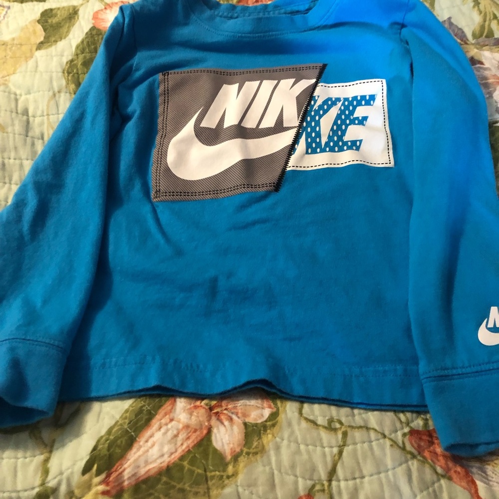 Nike The Nike Tee Boys 4 XS EUC - Picture 3 of 3